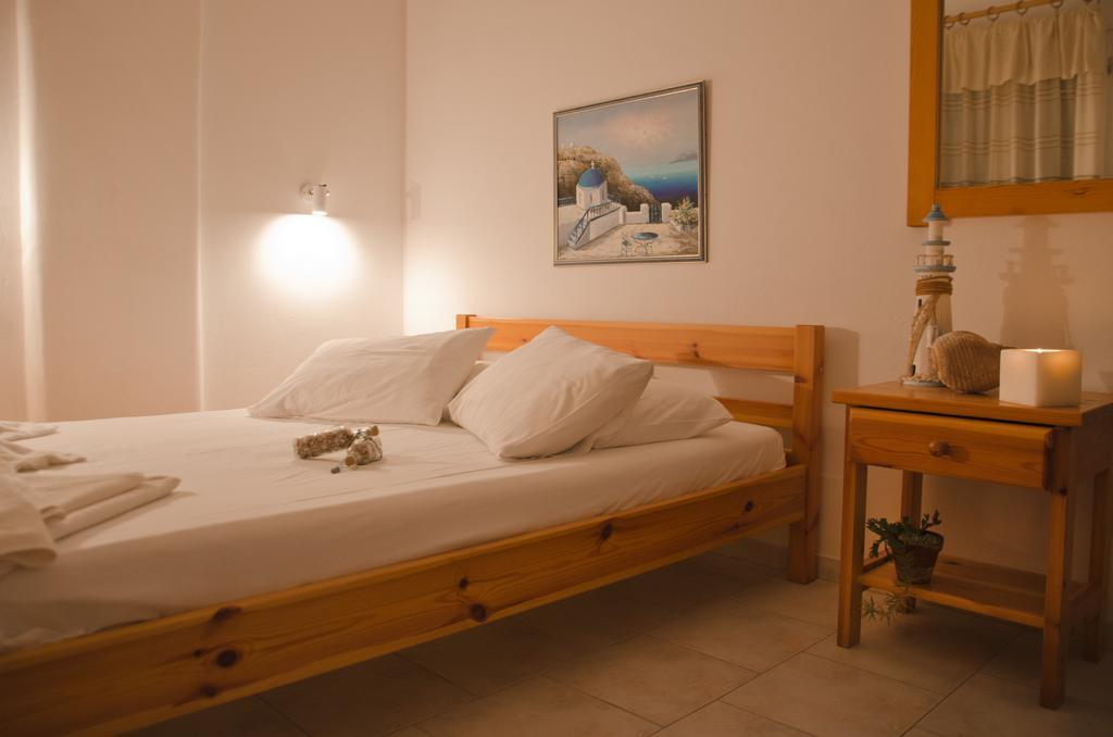 Helen'S Budget Accommodation Alikí Quarto foto