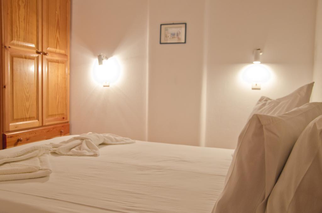 Helen'S Budget Accommodation Alikí Quarto foto